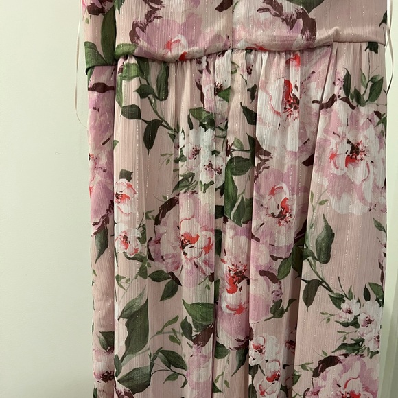 Floral dress 🌸 - Picture 8 of 12